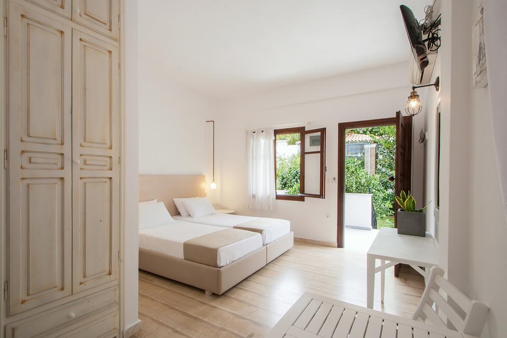 Paris Studios & Apartment Agia Paraskevi  Buitenkant foto